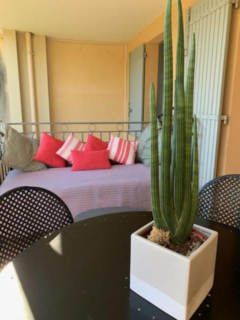 Appartement Cosy Avec Climatisation Reversible Golf De Saumane Экстерьер фото